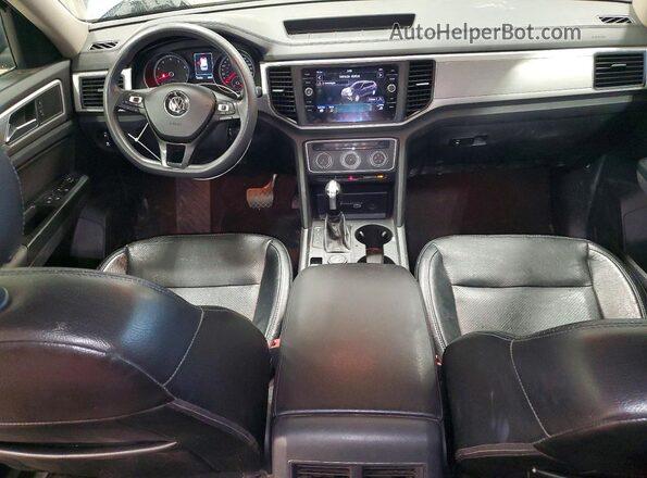 1V2HR2CAXJC514039 2018 VOLKSWAGEN ATLAS Gray Widok deski rozdzielczej