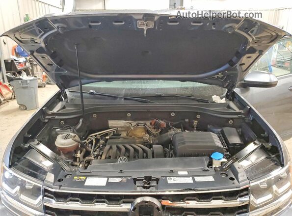 1V2HR2CAXJC514039 2018 VOLKSWAGEN ATLAS Gray Widok komory silnika