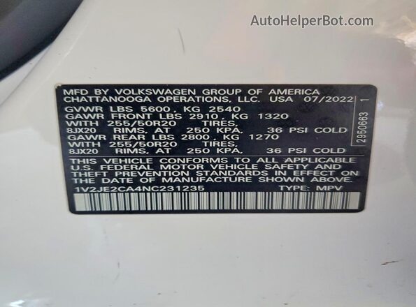 1V2JE2CA4NC231235 2022 VOLKSWAGEN ATLAS White Vista del compartimento del motor