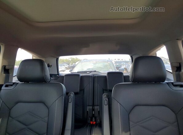 1V2JN2CA6TC515849 2026 VOLKSWAGEN ATLAS White Vista de los asientos traseros