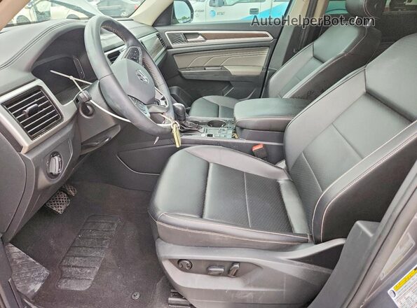 1V2JR2CA2PC553024 2023 VOLKSWAGEN ATLAS Gray Front interior view