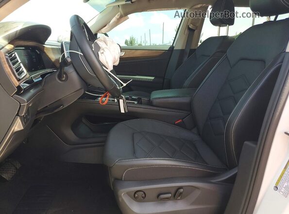 1V2JR2CA2RC589430 2024 VOLKSWAGEN ATLAS White Front interior view