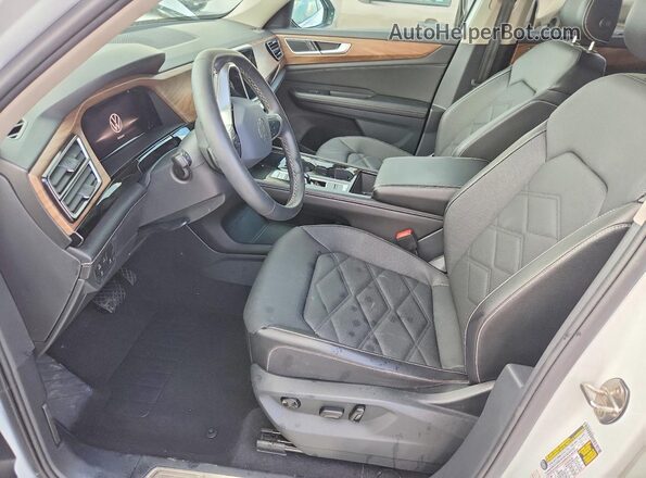 1V2JR2CA8RC532245 2024 VOLKSWAGEN ATLAS White Սալոնի դիմացի տեսք