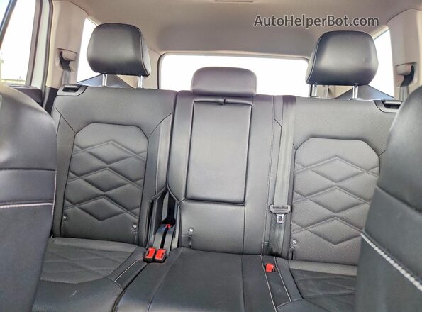1V2JR2CA8RC532245 2024 VOLKSWAGEN ATLAS White Հետևի նստատեղերի տեսք