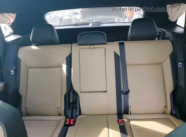 1V2KE2CA7NC224705 2022 VOLKSWAGEN ATLAS Black Widok tylnych siedzeń