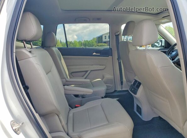 1V2KP2CA7MC609609 2021 VOLKSWAGEN ATLAS White Вид задньої частини салону
