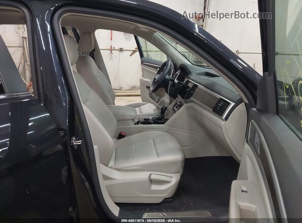 1V2KP2CAXPC548471 2023 VOLKSWAGEN ATLAS Black Widok wnętrza z przodu