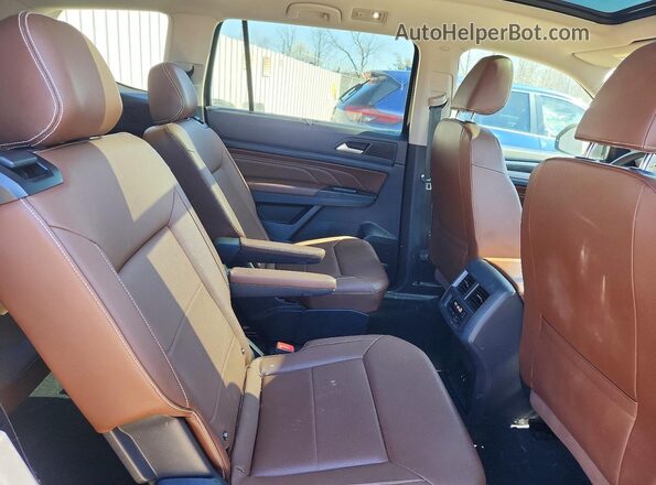 1V2KR2CA2MC557624 2021 VOLKSWAGEN ATLAS Green Vista interior trasera
