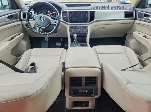 1V2KR2CA5JC548024 2018 VOLKSWAGEN ATLAS White Вид панелі приладів