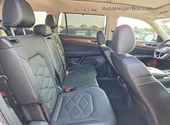 1V2KR2CA5RC502821 2024 VOLKSWAGEN ATLAS White Rear interior view