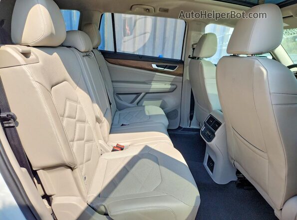 1V2KR2CA5RC583268 2024 VOLKSWAGEN ATLAS White უკანა სალონის ხედი