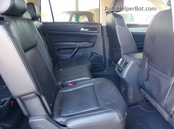 1V2KR2CA6JC565009 2018 VOLKSWAGEN ATLAS White Вид задньої частини салону