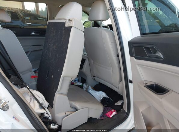 1V2KR2CA9JC521649 2018 VOLKSWAGEN ATLAS White VIN կոդի պիտակի տեսք