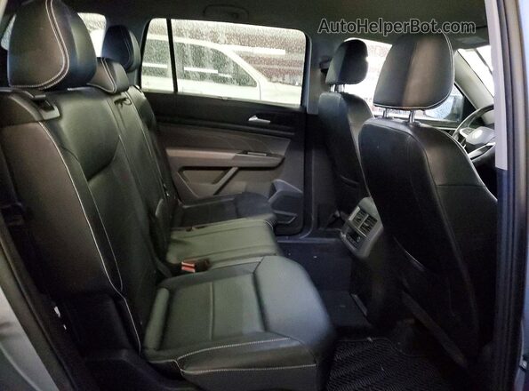 1V2LP2CA9NC540783 2022 VOLKSWAGEN ATLAS Silver Rear interior view