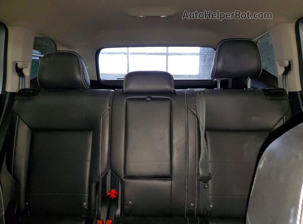 1V2LP2CA9NC540783 2022 VOLKSWAGEN ATLAS Silver Rear seats view