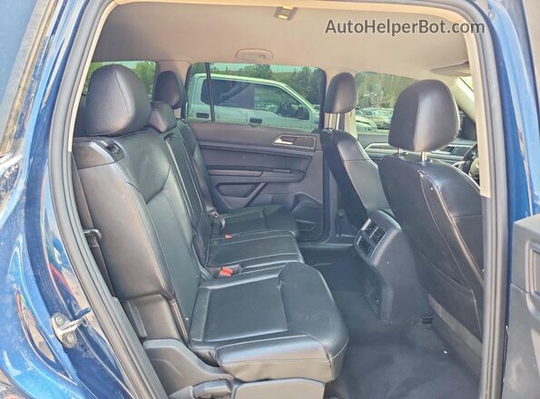 1V2LR2CA1JC513355 2018 VOLKSWAGEN ATLAS Blue Vista interior trasera