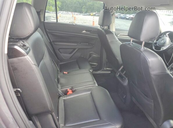 1V2LR2CA5JC535911 2018 VOLKSWAGEN ATLAS Gray Widok wnętrza z tyłu