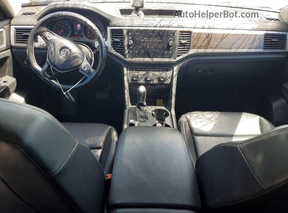 1V2LR2CA9JC511563 2018 VOLKSWAGEN ATLAS Silver Вид панелі приладів