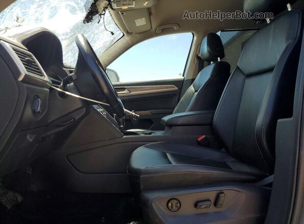 1V2LR2CA9JC511563 2018 VOLKSWAGEN ATLAS Silver Вид салону спереду