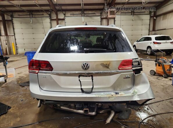 1V2MR2CA4JC502158 2018 VOLKSWAGEN ATLAS Silver Rear view