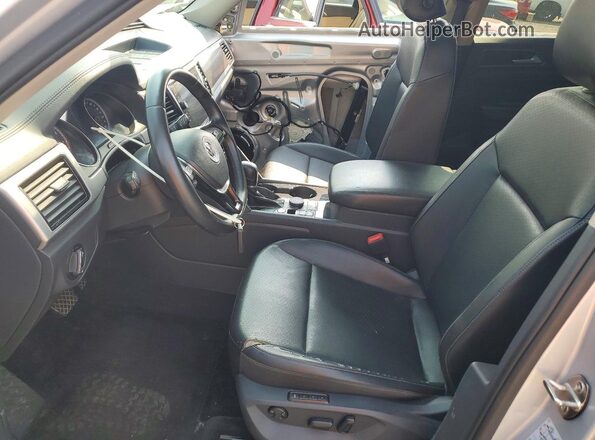 1V2MR2CA6JC508334 2018 VOLKSWAGEN ATLAS Silver Widok wnętrza z przodu