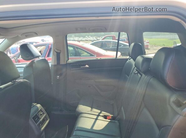 1V2MR2CA6JC508334 2018 VOLKSWAGEN ATLAS Silver Widok wnętrza z tyłu