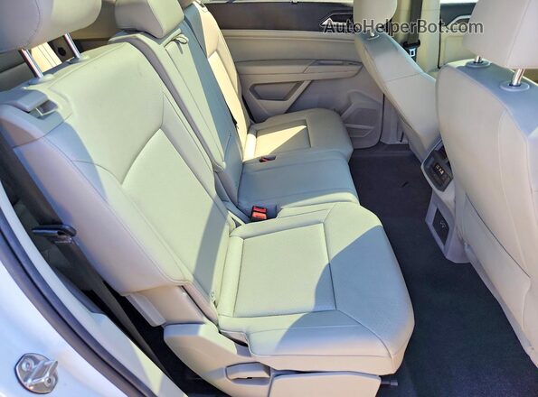 1V2MR2CA7KC567541 2019 VOLKSWAGEN ATLAS White Widok wnętrza z tyłu
