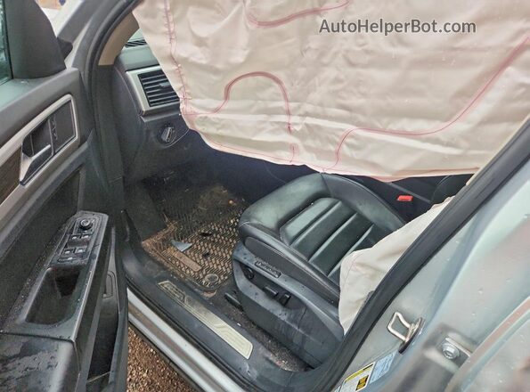 1V2MR2CA8JC544705 2018 VOLKSWAGEN ATLAS Silver წინა პანელის ხედი