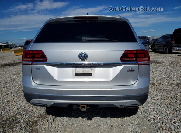 1V2MR2CAXJC504111 2018 VOLKSWAGEN ATLAS Silver Вид ззаду