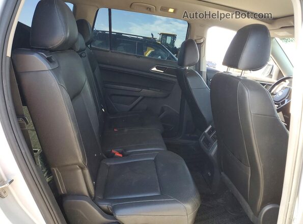 1V2MR2CAXJC504111 2018 VOLKSWAGEN ATLAS Silver Вид задньої частини салону
