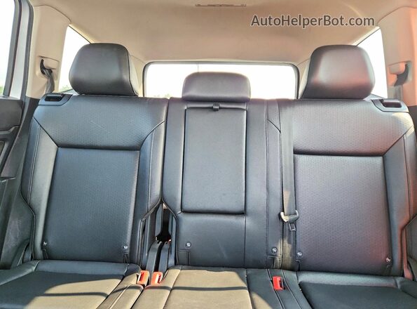 1V2MR2CAXJC533138 2018 VOLKSWAGEN ATLAS Silver Вид задніх сидінь