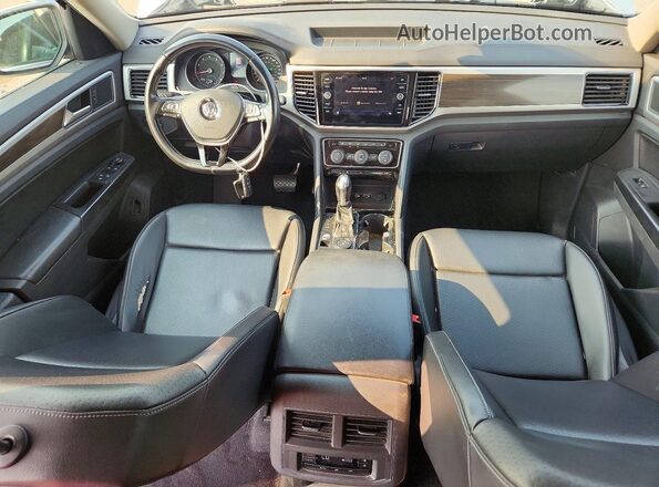1V2MR2CAXJC533138 2018 VOLKSWAGEN ATLAS Silver Вид панелі приладів