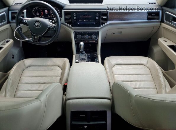 1V2NR2CA2JC532487 2018 VOLKSWAGEN ATLAS White Dashboard view