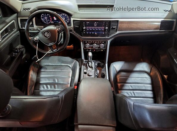 1V2NR2CA7JC533408 2018 VOLKSWAGEN ATLAS Blue Widok deski rozdzielczej
