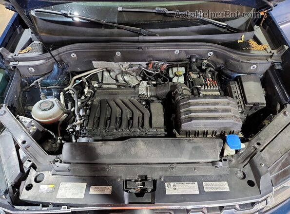 1V2NR2CA7JC533408 2018 VOLKSWAGEN ATLAS Blue Widok komory silnika