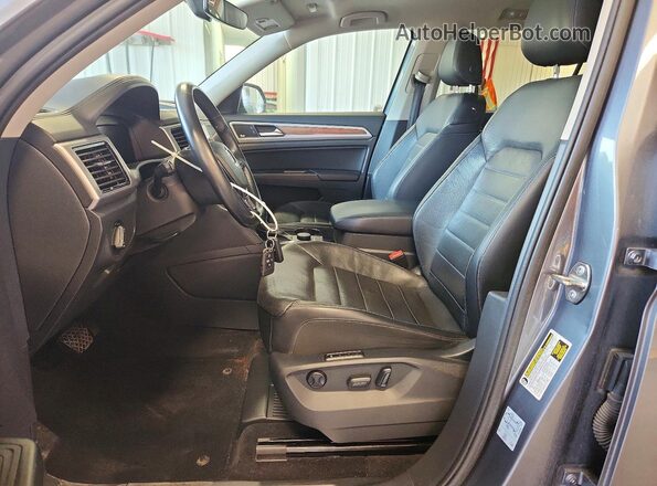 1V2NR2CA7KC514990 2019 VOLKSWAGEN ATLAS Серый Вид салона спереди