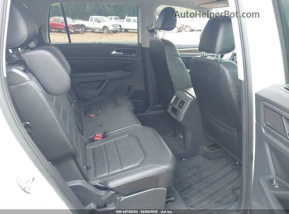 1V2NR2CA8JC502927 2018 VOLKSWAGEN ATLAS White Widok naklejki z numerem VIN