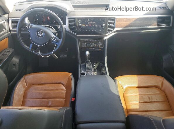 1V2NR2CA8JC565641 2018 VOLKSWAGEN ATLAS White Widok deski rozdzielczej