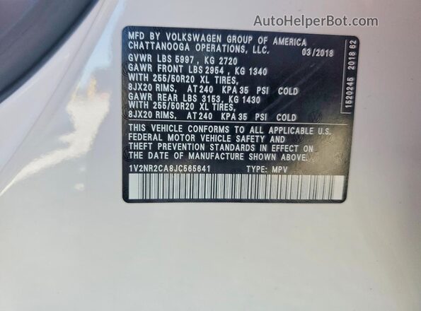 1V2NR2CA8JC565641 2018 VOLKSWAGEN ATLAS White Widok naklejki z numerem VIN