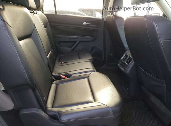 1V2PR2CA3JC584350 2018 VOLKSWAGEN ATLAS White Вид задньої частини салону
