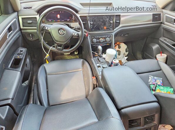 1V2RR2CA4KC594721 2019 VOLKSWAGEN ATLAS White Dashboard view