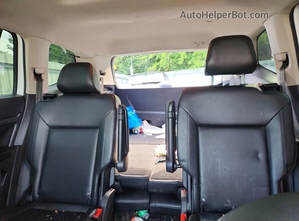 1V2RR2CA4KC594721 2019 VOLKSWAGEN ATLAS White Rear seats view