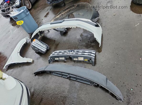 1V2RR2CA7JC566944 2018 VOLKSWAGEN ATLAS Белый Вид наклейки с VIN-кодом