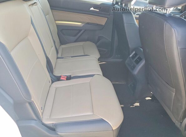 1V2SE2CA8MC206115 2021 VOLKSWAGEN ATLAS White Rear interior view