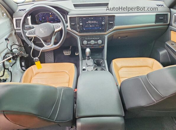 1V2TE2CA3LC225447 2020 VOLKSWAGEN ATLAS White Առջևի վահանակի տեսք