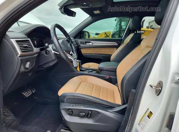 1V2TE2CA3LC225447 2020 VOLKSWAGEN ATLAS White Սալոնի դիմացի տեսք