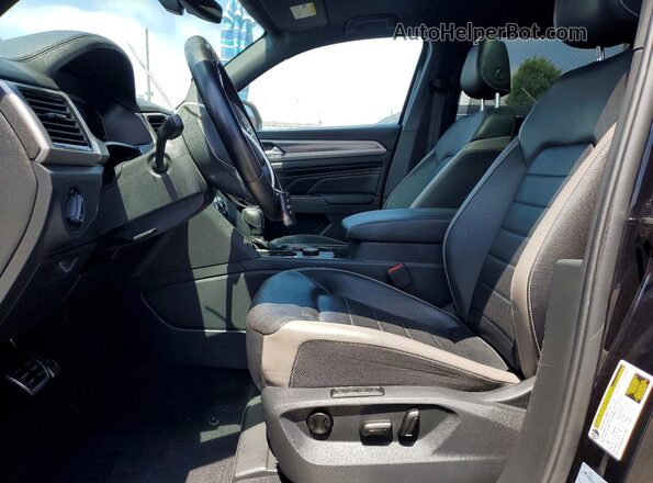 1V2TE2CA6LC221585 2020 VOLKSWAGEN ATLAS Черный Вид салона спереди