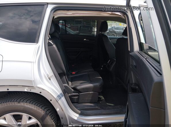 1V2UR2CA2KC565809 2019 VOLKSWAGEN ATLAS Silver Widok naklejki z numerem VIN