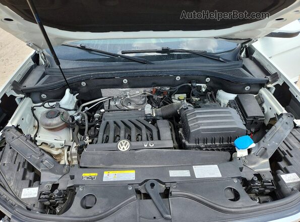 1V2WE2CA0MC201055 2021 VOLKSWAGEN ATLAS White Engine compartment view