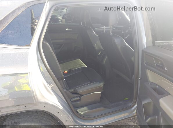 1V2WE2CA1MC221346 2021 VOLKSWAGEN ATLAS Gray Widok naklejki z numerem VIN